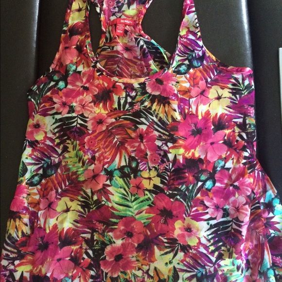 Blue and pink flowers tank tops - Picture 2 of 2