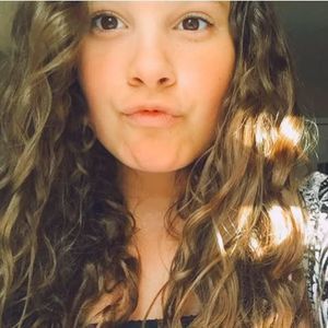 Meet your Posher, Nikole