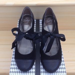 Jeffrey Campbell Vintage Pumps