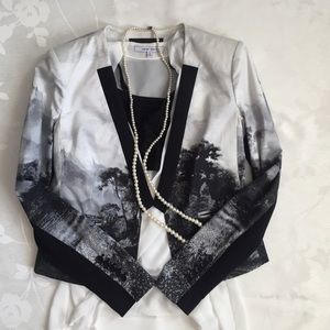 🌷🌷🎉BCBG Maxazria "Cain" printed jacket