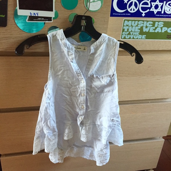 Flowy periwinkle abercrombie crop top