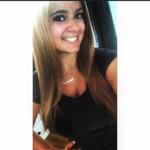 Meet your Posher, Liz