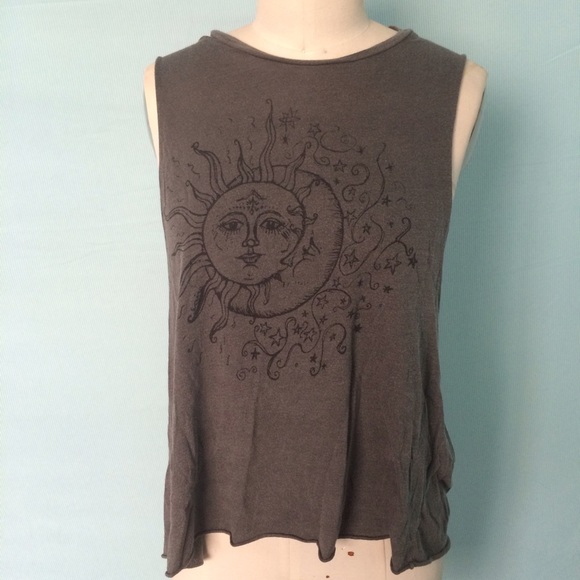 TRADED//Brandy Melville Sun & Moon Muscle Tank - Picture 1 of 2