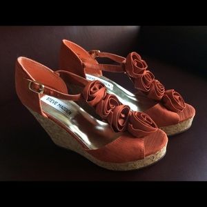 Steve Madden summer wedge sandals.