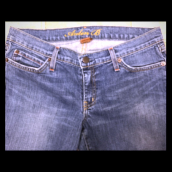 Embellished Arden B Capri Jeans