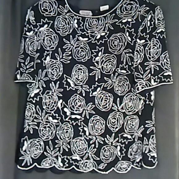 Black dress nice loud Rose studded zipper back
