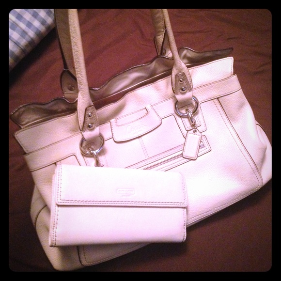 Coach purse with wallet