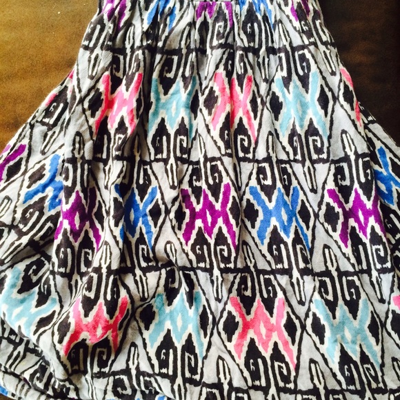 Super cute Aztec print dress - Picture 2 of 3