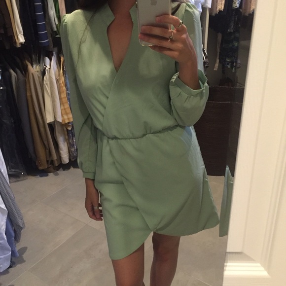 🚫 SOLD 🚫 Tobi Tulip Dress with Mandarin Collar - Picture 3 of 3