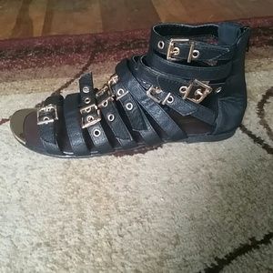 Greek like buckle sandals black and gold size 8