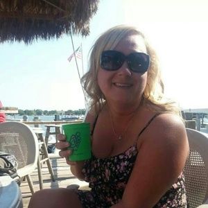 Meet your Posher, Leslie