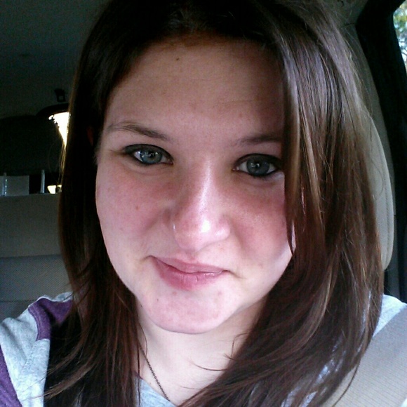 Meet your Posher, Cassandra