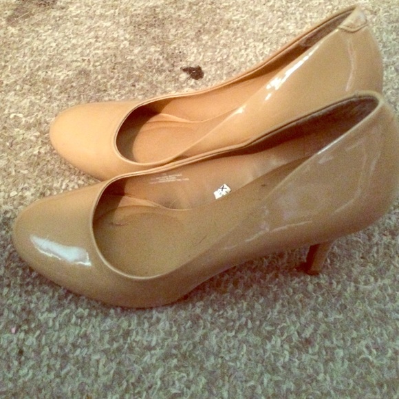 Tan heels, size 10