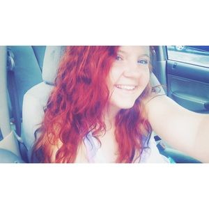 Meet your Posher, Kayla