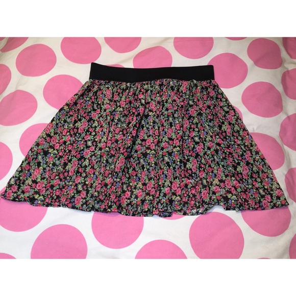 Forever 21 high waisted skater skirt flowers L