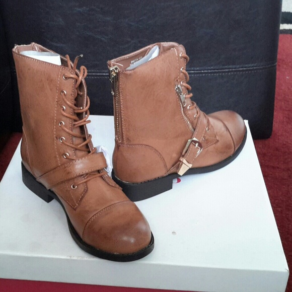 🆕Boots - Picture 1 of 1