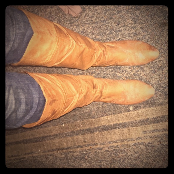 Brown boots - Picture 1 of 2