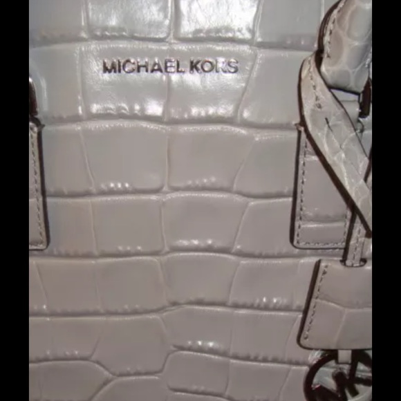 SOLD ON VINTED!!!! - Picture 3 of 4