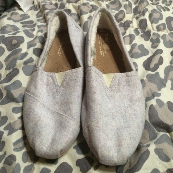 TOMS insulated slip ons