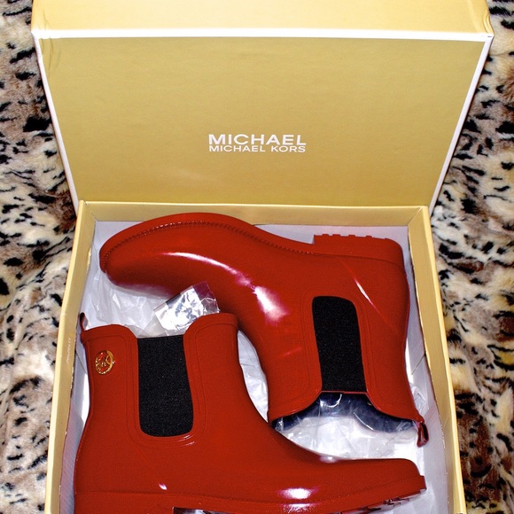 Michael kors rain bootie (juanitaabrady3 ) on hold
