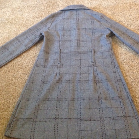 Gray Coat - Picture 2 of 2