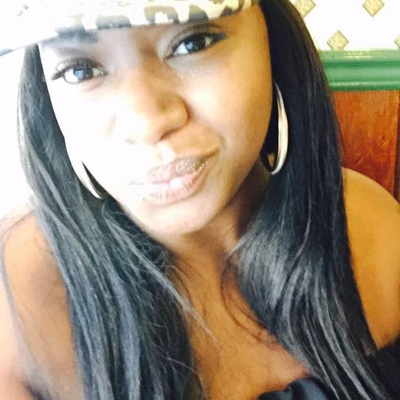 Meet your Posher, Tiffany - Picture 1 of 1