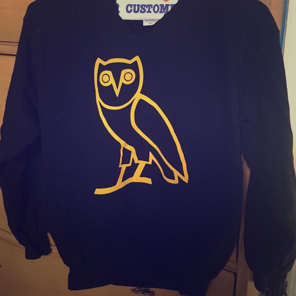 Oversized OVO logo crew neck!