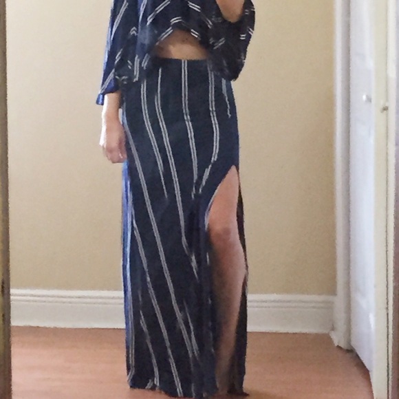 ✨✨HOST PICK ✨✨Striped Maxi Set - Picture 2 of 3