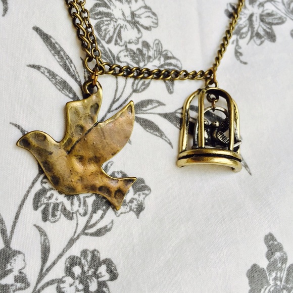 Set me free necklace - Picture 3 of 3