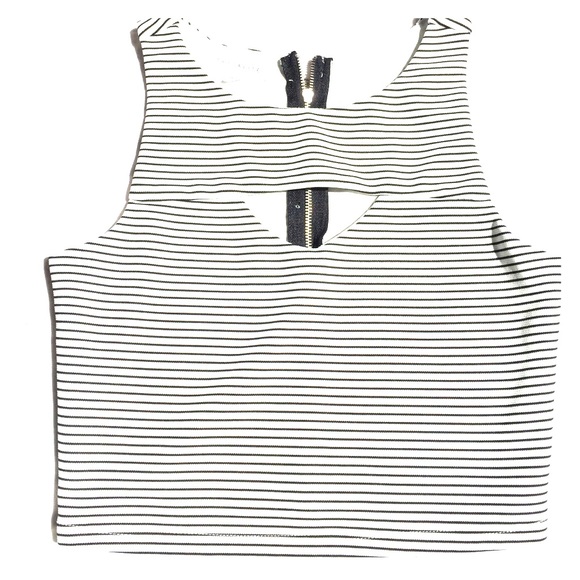 Socialite cut out crop top