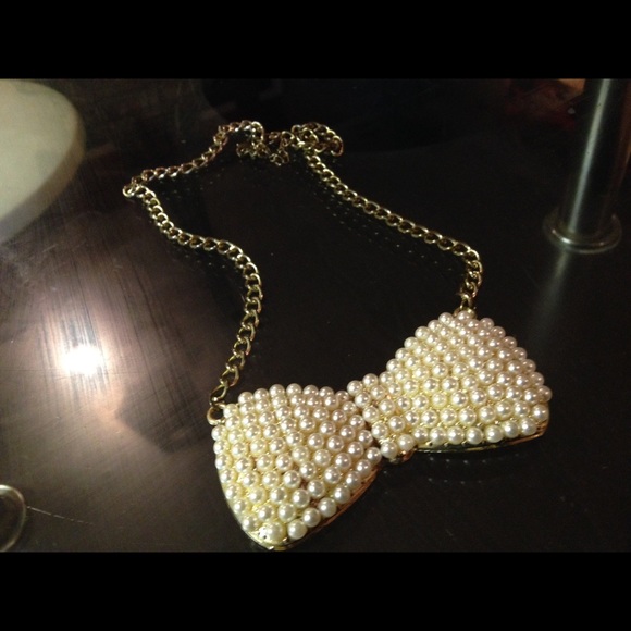 pearl necklace