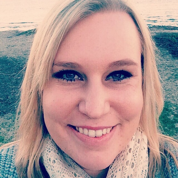 Meet your Posher, Lindsay - Picture 2 of 4