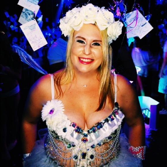 Meet your Posher, Lindsay - Picture 3 of 4