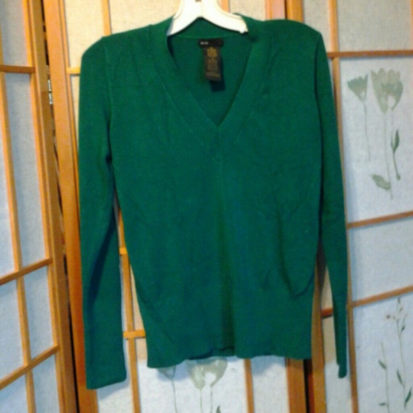 Emerald green v neck pullover sweater
