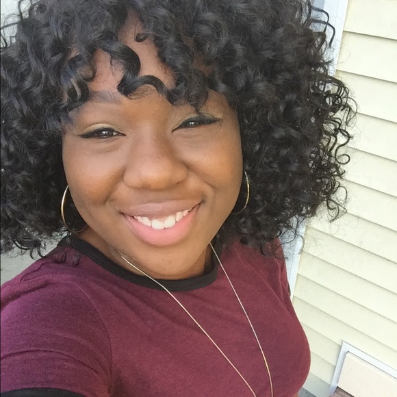 Meet your Posher, Lisa - Picture 1 of 1