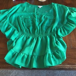 REDUCED‼️Pretty green, dressy top