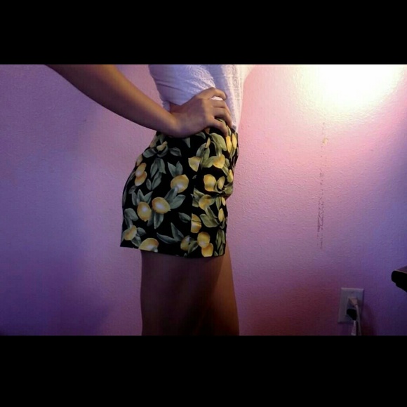 Lemon Print Highwaisted shorts