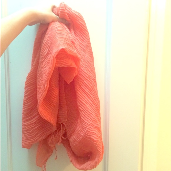 Coral scarf - Picture 1 of 1