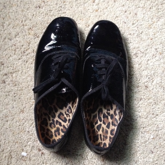 black flats