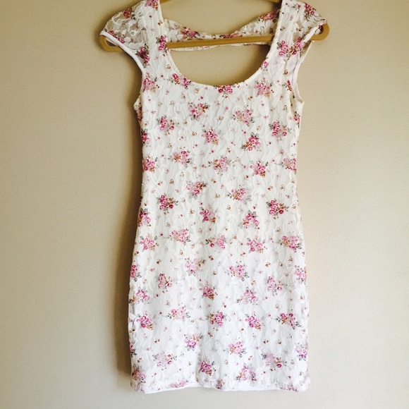 Dresses & Skirts - Floral dress
