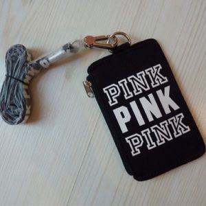 Pink's black ID card holder