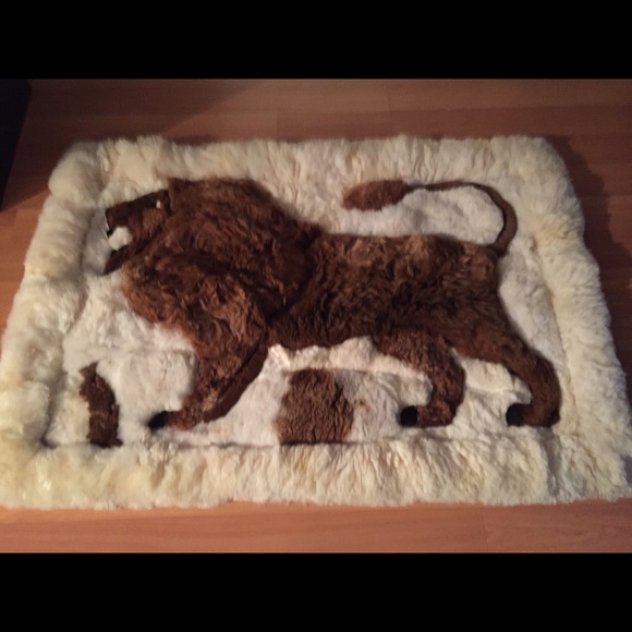 47 by 31.5 inches handmade alpaca rug