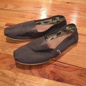 Classic canvas women's Dark grey Toms size 8.5
