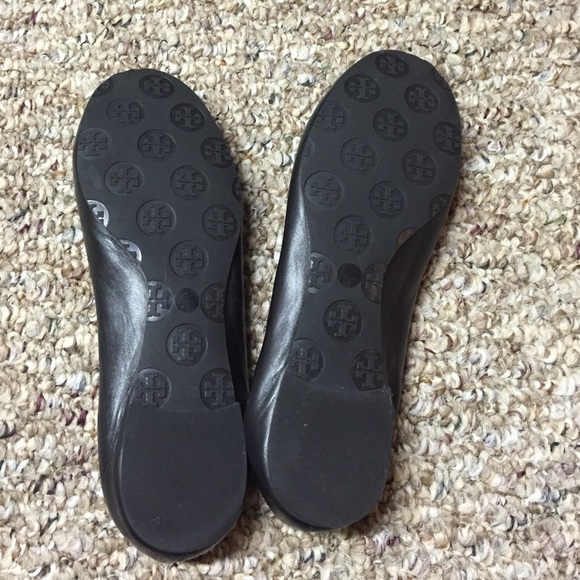 💯% Authentic *LIKE NEW* Tory Burch Reva Flats - Picture 2 of 4