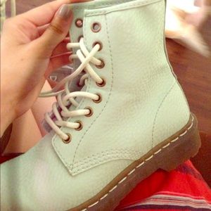 ⭐️LIMITED EDITION MINT DOC MARTENS PASTELS⭐️