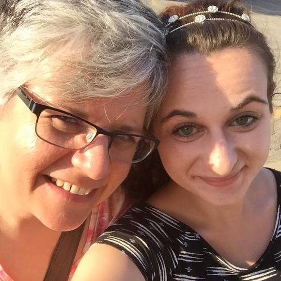 Meet your Posher, Katie - Picture 1 of 1