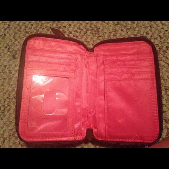 Cute Vera Bradley wallet! - Picture 2 of 3