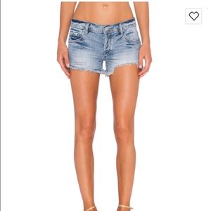 Free People SharkBite Shorts NEW WITH TAG💰