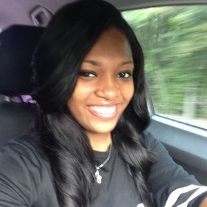 Meet your Posher, Danielle