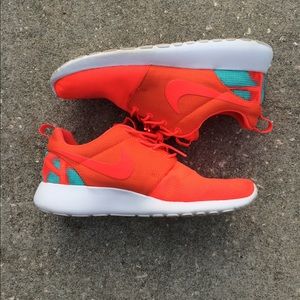 Nike Roshe Run "South Beach" Colorway